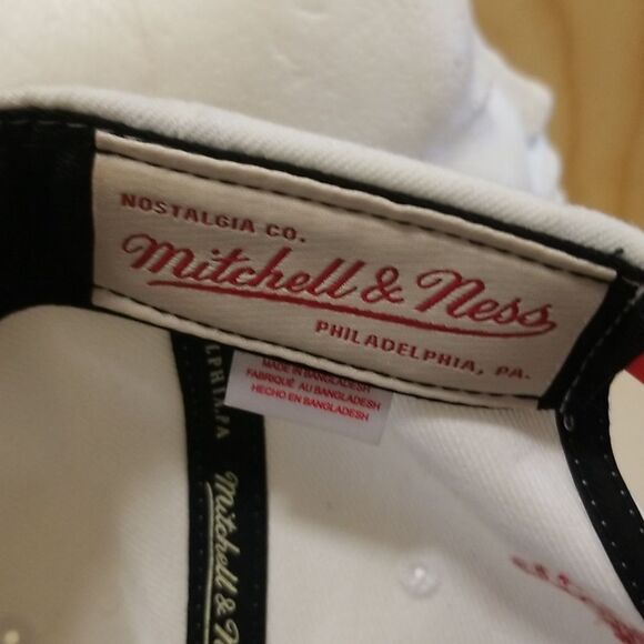 Chicago Bulls Hat Mitchell & Ness Snap Back Red White Hardwood Classics - Picture 6 of 6